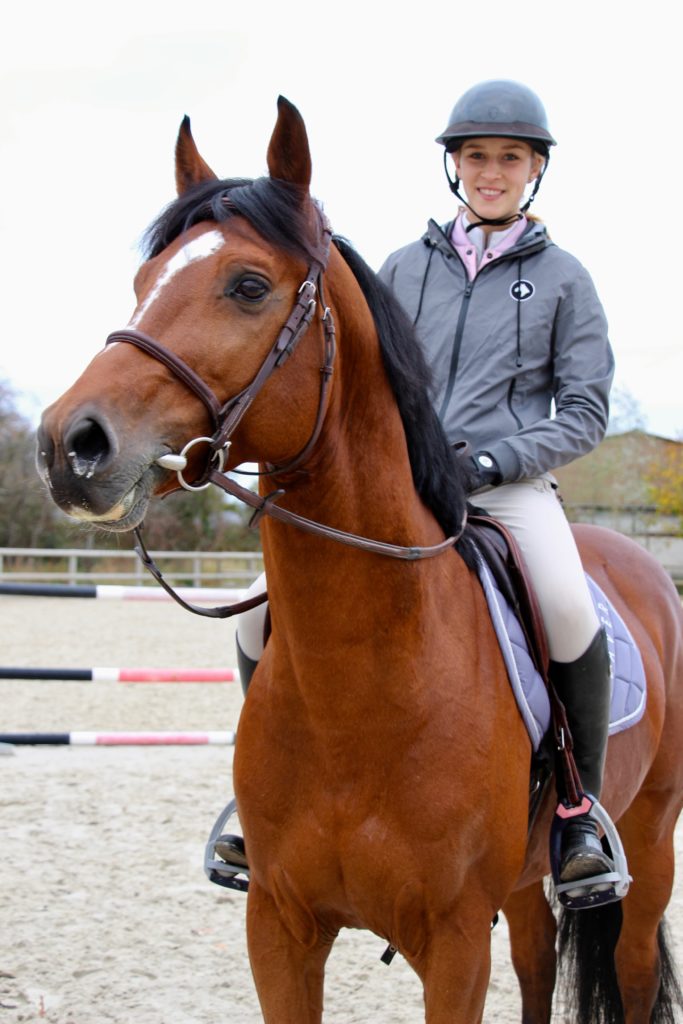 Ilona Mezzadri, campeona de salto de obstáculos